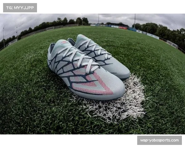 运动品牌发布新款战靴，声称其鞋钉设计有助于提升急停变向与拦截成功率